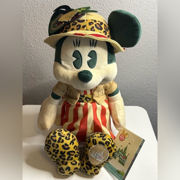 Disney Minnie Mouse Main Attraction Jungle Cruise Plush - Picture 3 of 5